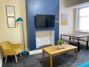 JETSON HOUSE - LUXURY 4-BED WITH KING SIZE BEDROOM Near Etihad